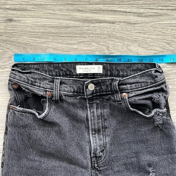 Abercrombie & Fitch - 90's Straight Ultra High Rise Size 28/6R Black Denim - Picture 3 of 7